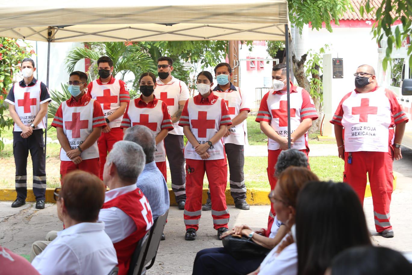 $!Entregan dos nuevas ambulancias a la Cruz Roja Mexicana Delegación Mazatlán