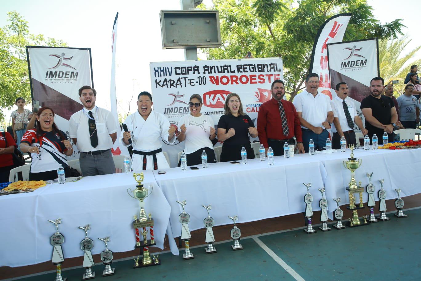 $!Gran fiesta viven karatecas en inauguración de Copa Noroeste