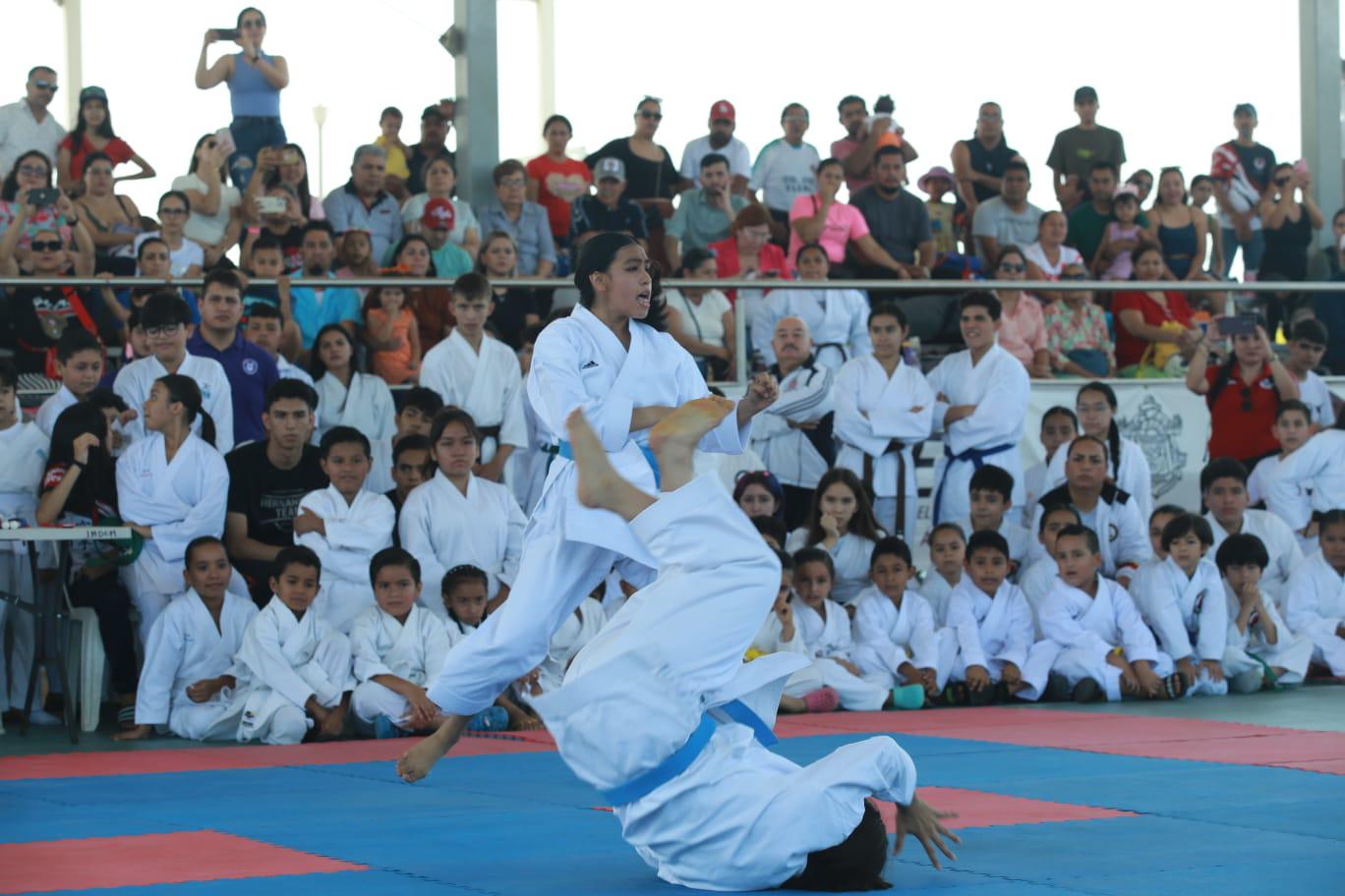 $!Fomentan el deporte en la edición 24 de la Copa Noroeste de Karate-Do