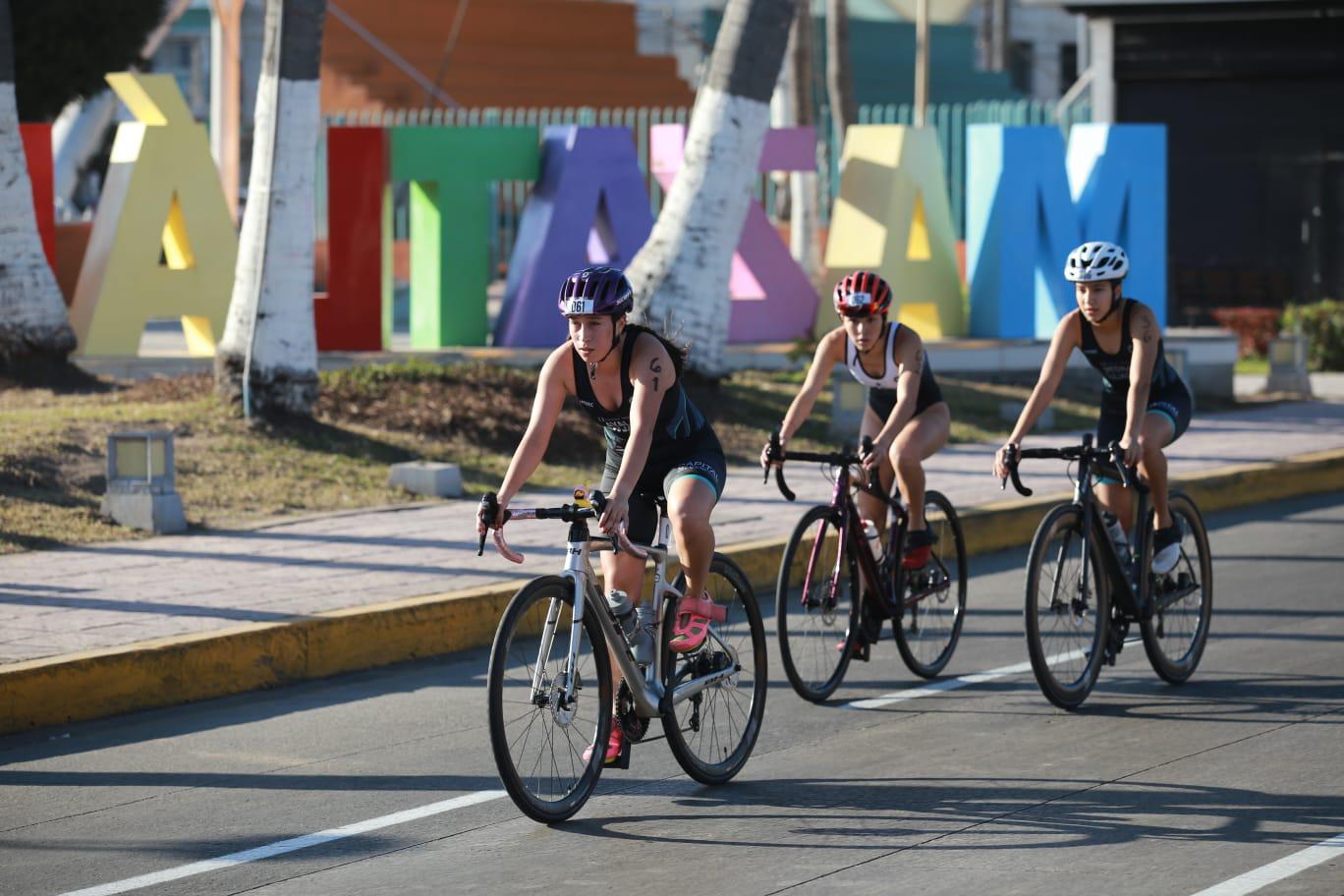 $!Mazatlán y Ahome, los reyes del triatlón estatal