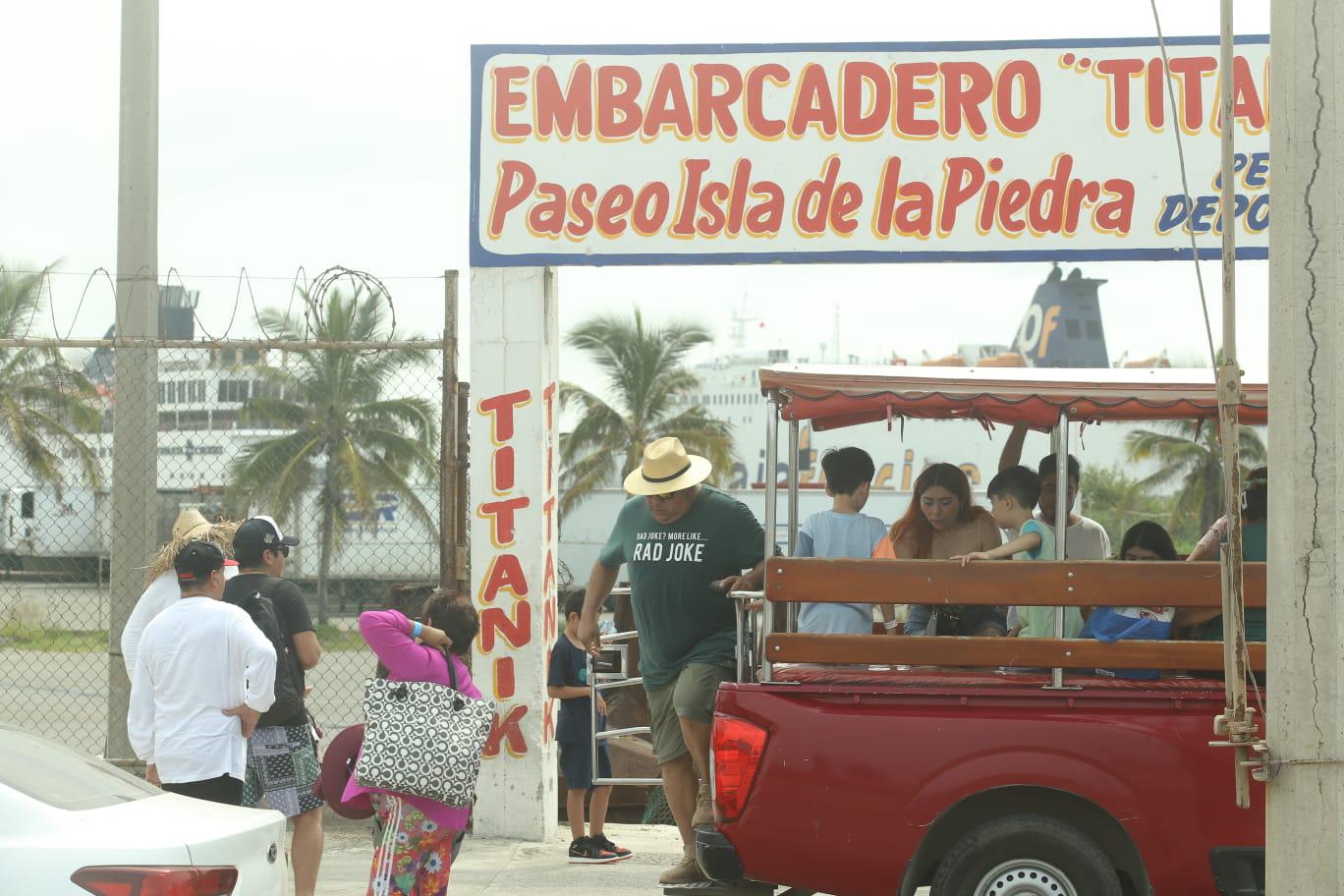 $!Gran movimiento turístico vive Mazatlán por el ‘fin de semana patrio’; prevén $220 millones de derrama económica