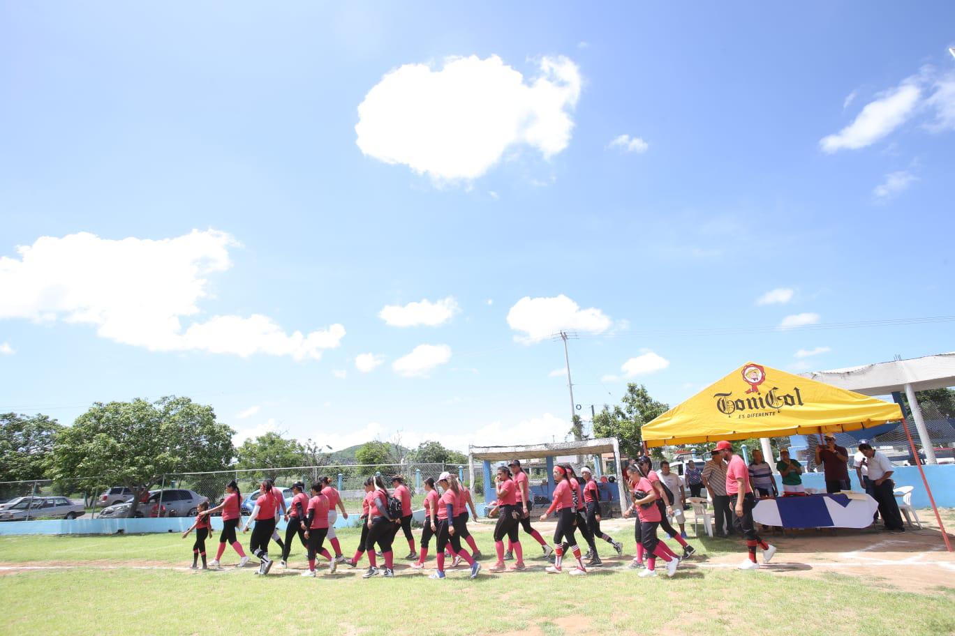 $!Estrecha lazos de amistad Club Chololos con cuadrangular de softbol