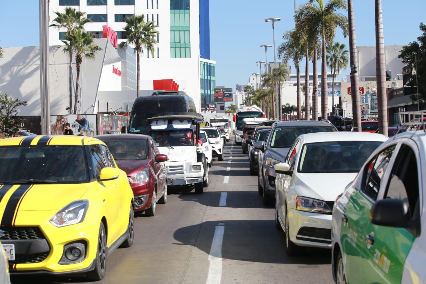 $!Tiene Mazatlán lleno total de turistas por Carnaval