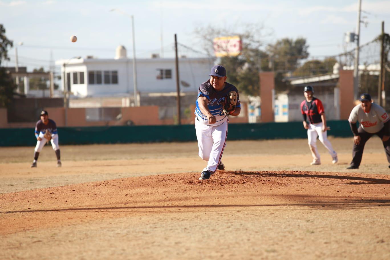 $!El Cid asegura título de playoffs en Liga de Beisbol Meseros