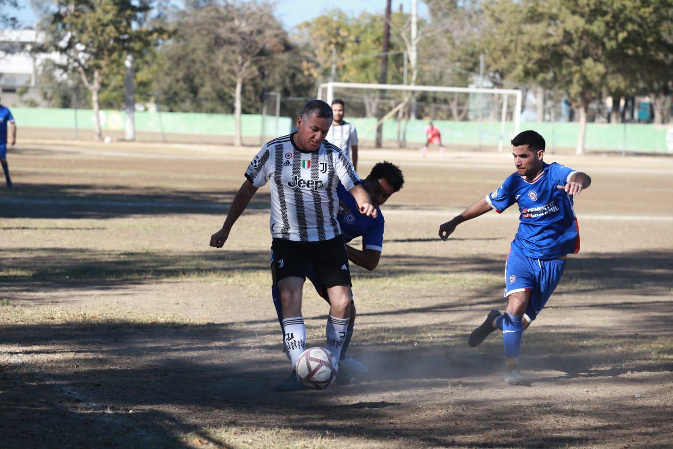 $!Hospital General suma victoria en Futbol Intermédicos