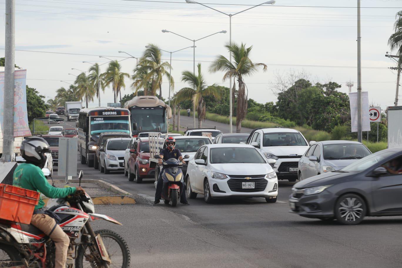 $!Mazatlán, una ciudad con gran apretón vial