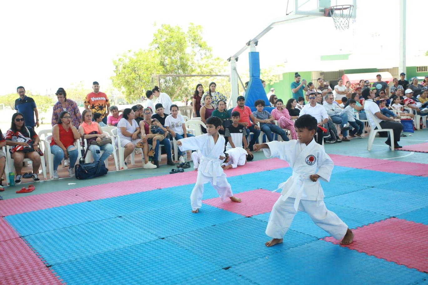 $!Fomentan el deporte en la edición 24 de la Copa Noroeste de Karate-Do