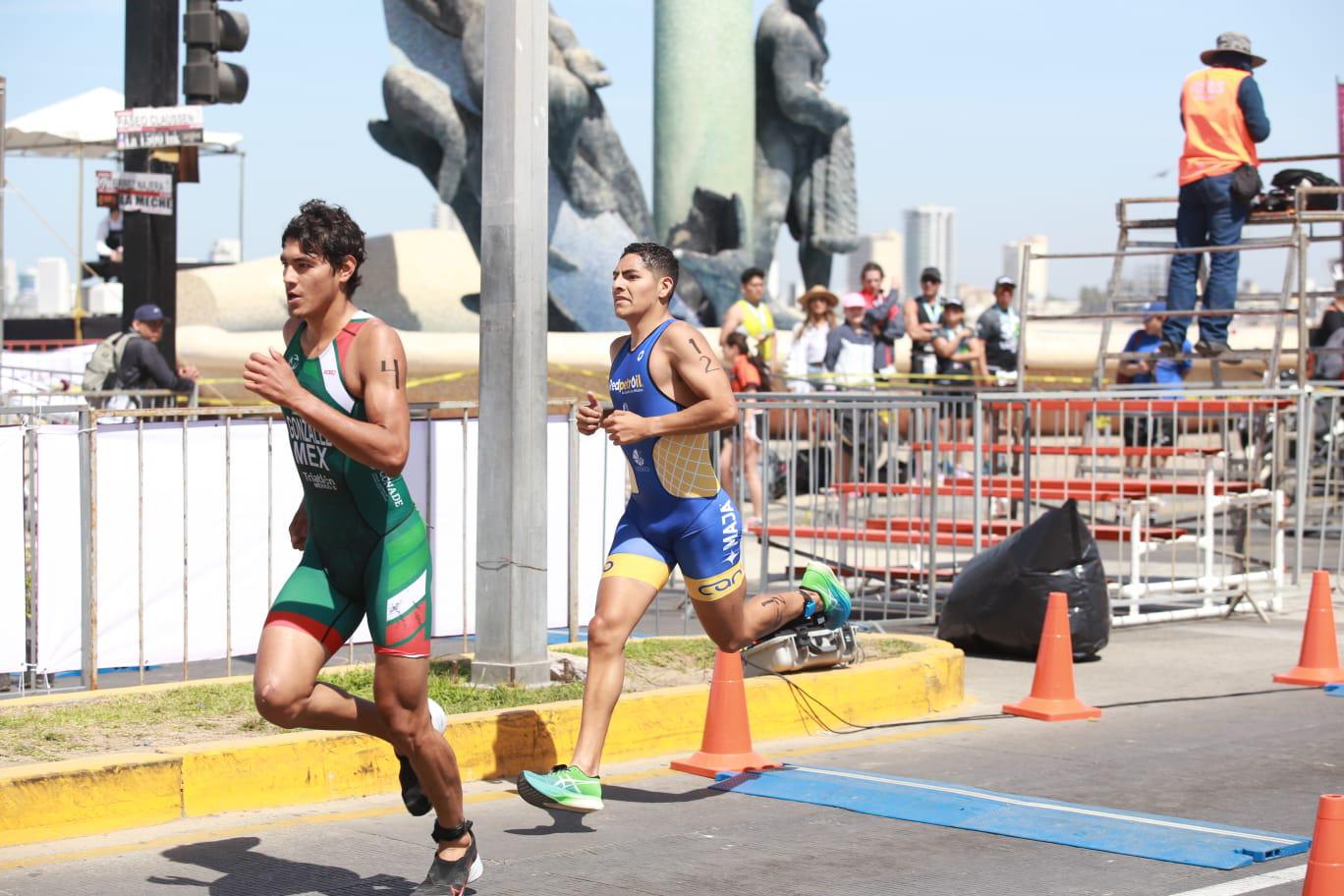 $!Destaca mazatleco ‘Perrón’ Zazueta en el Red Petroil Triatlón