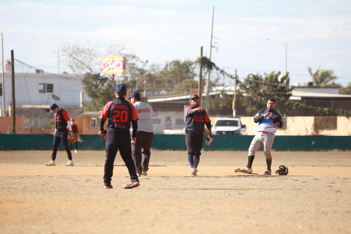 $!El Cid asegura título de playoffs en Liga de Beisbol Meseros