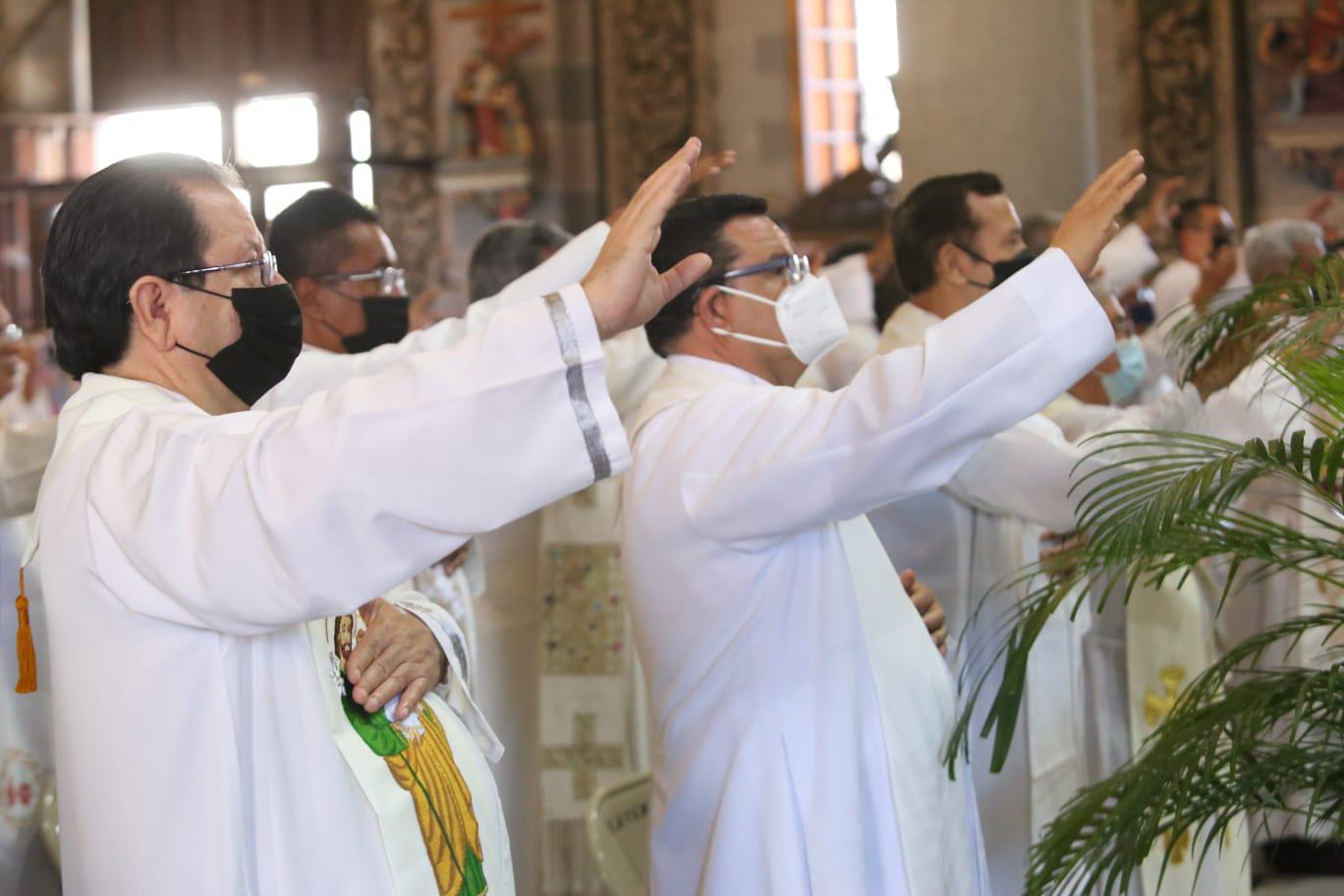 $!Renuevan promesas sacerdotales presbíteros de la Diócesis de Mazatlán