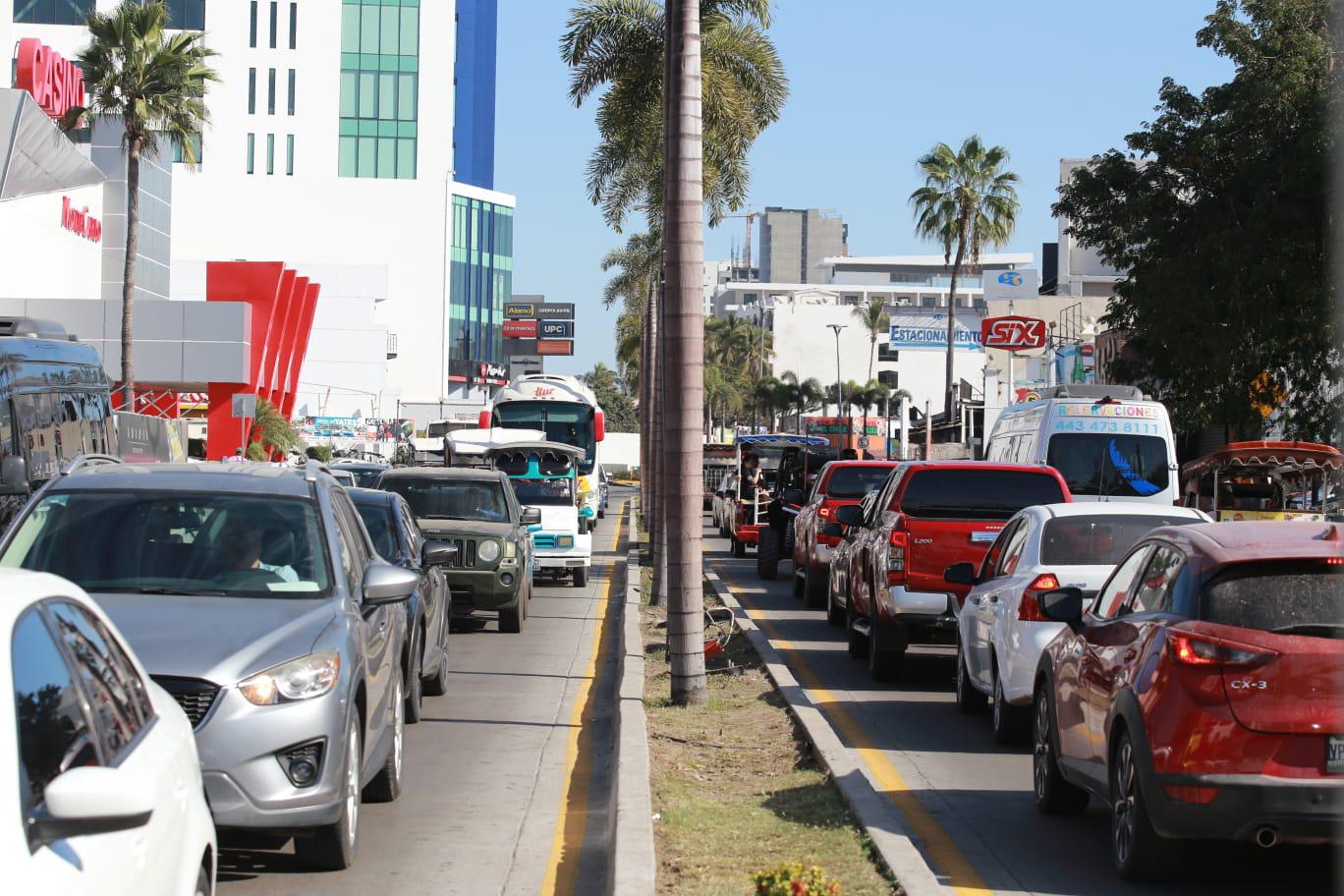 $!Tiene Mazatlán lleno total de turistas por Carnaval