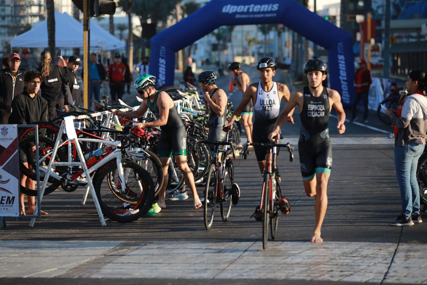 $!Mazatlán y Ahome, los reyes del triatlón estatal