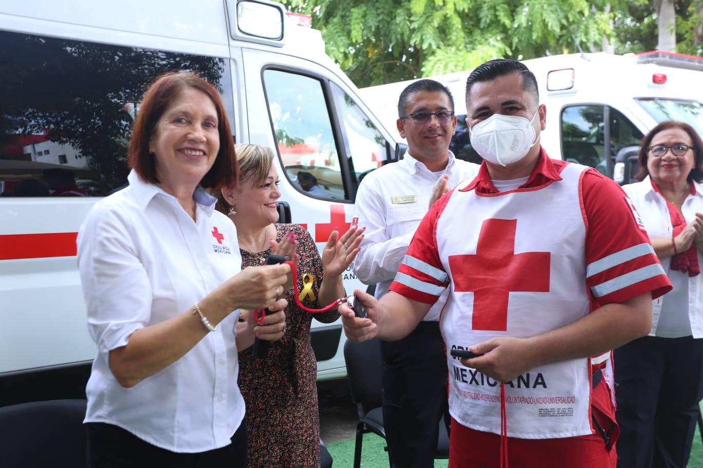 $!Entregan dos nuevas ambulancias a la Cruz Roja Mexicana Delegación Mazatlán