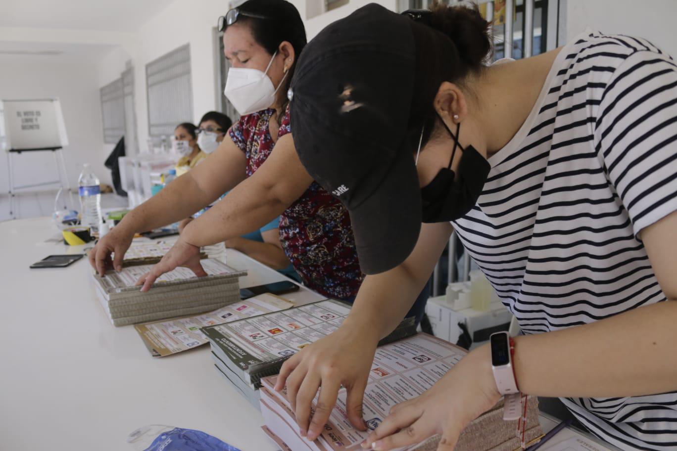 $!Fluyen de manera lenta elecciones en Costa Rica, Culiacán