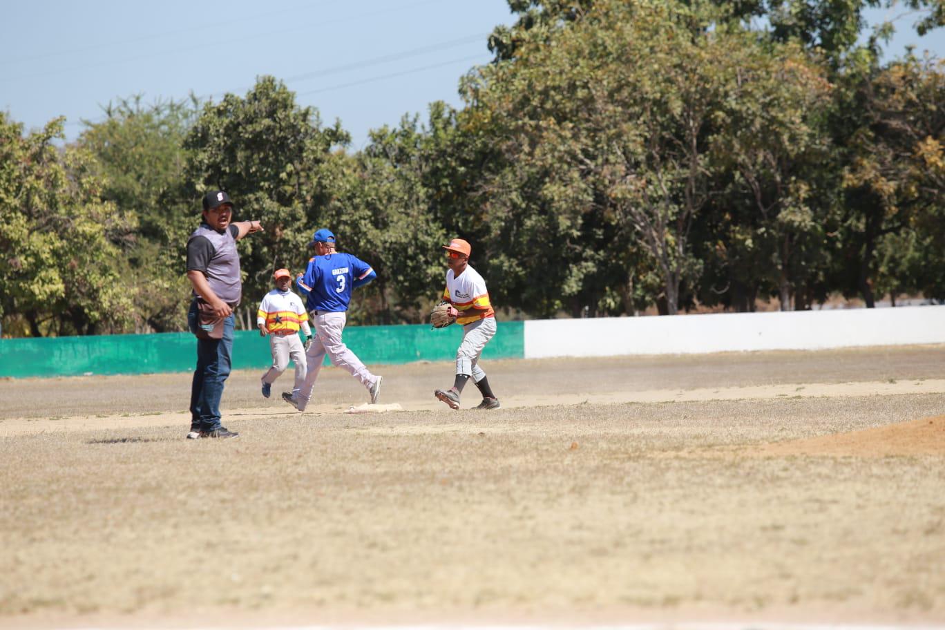 $!Casita del Plomero está intratable en Beisbol Máster del Chololos