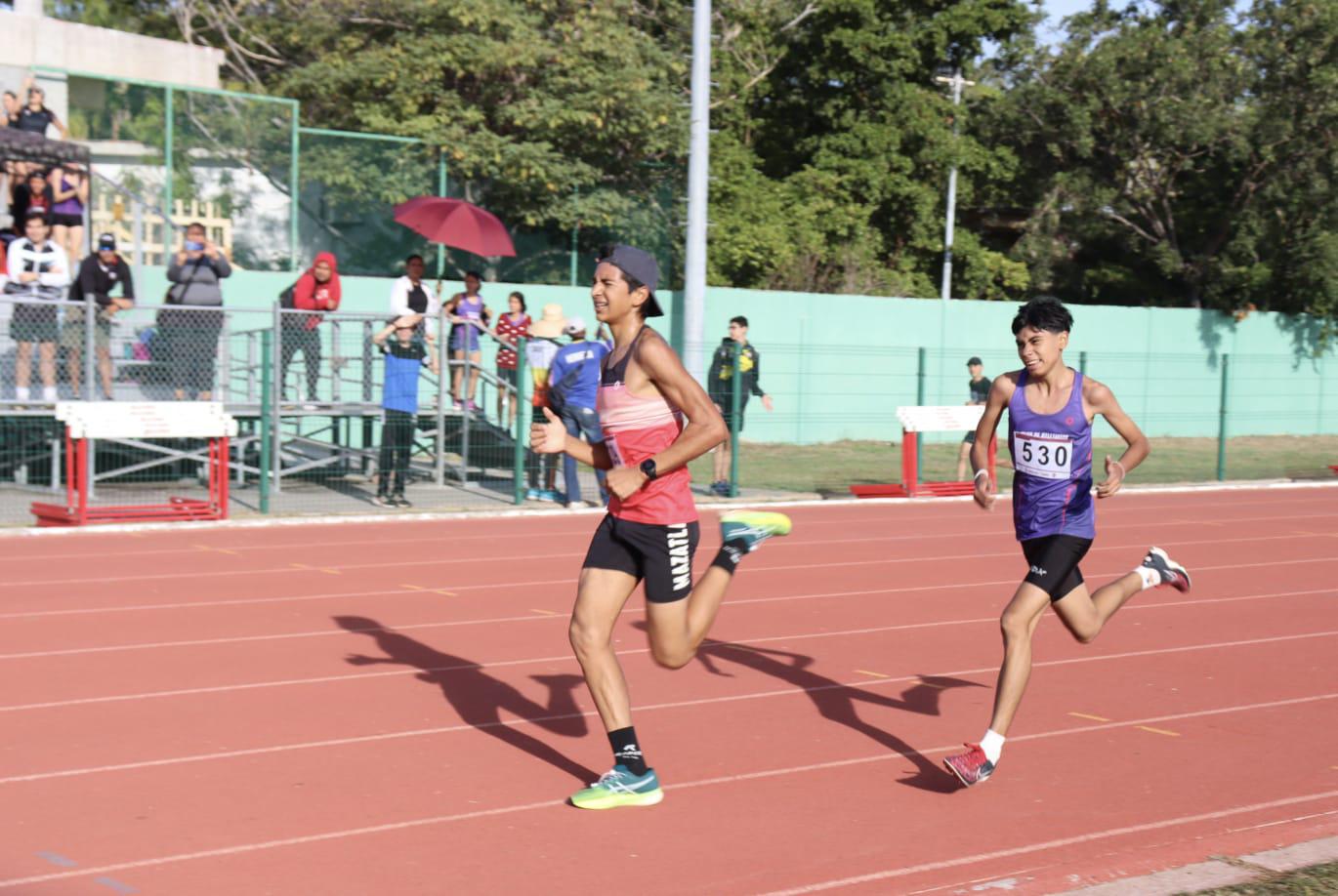 $!Derrochan talento más de 200 atletas sinaloenses en Zonal de atletismo