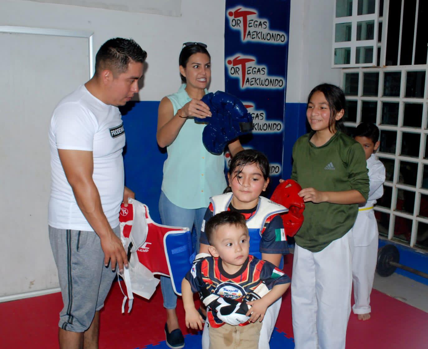 $!Entrega Imdem material a la escuela Ortega’s TKD, ubicada en Lomas del Ébano