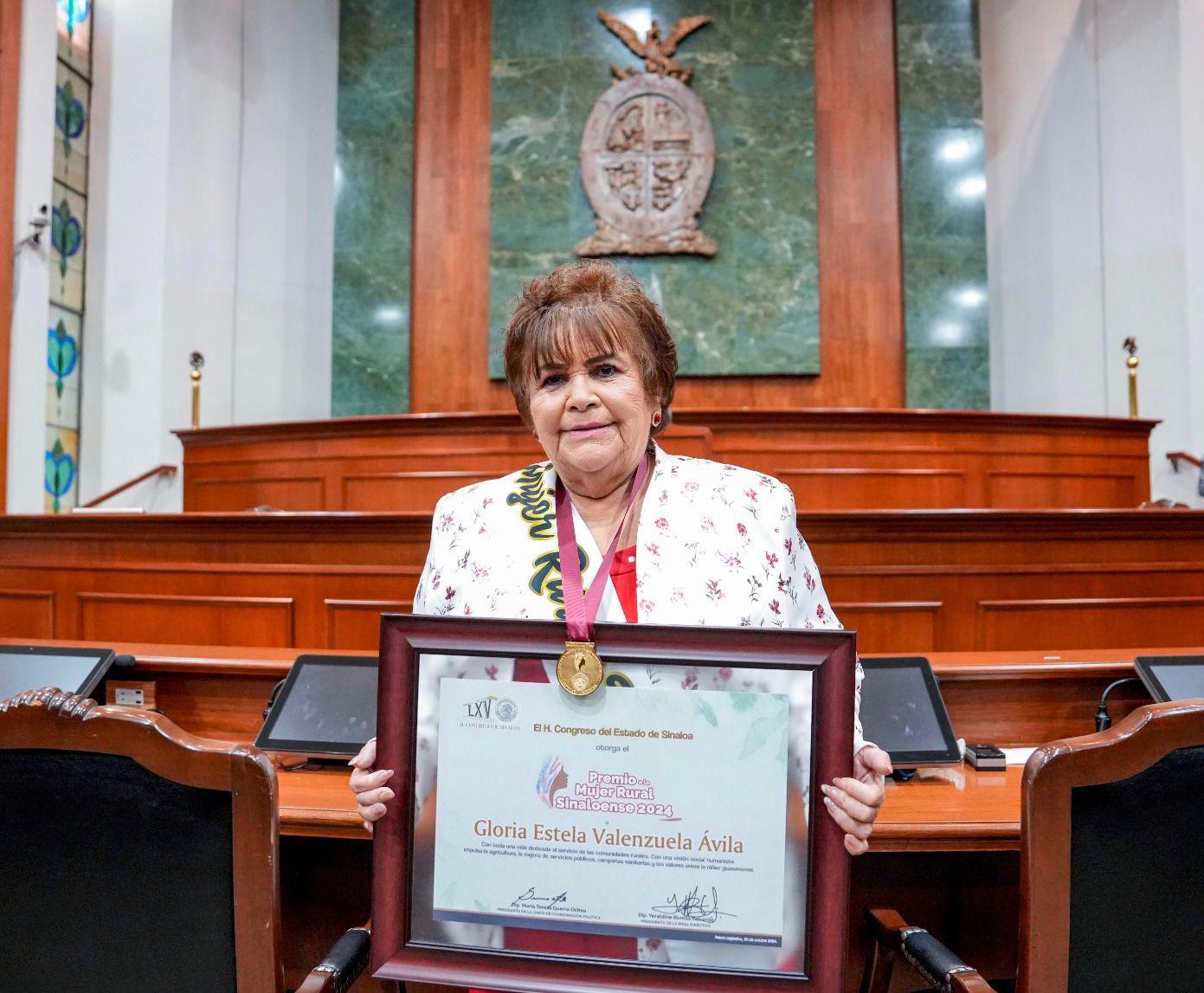 $!Galardonan a Gloria Estela Valenzuela Ávila con el Premio a la Mujer Rural Sinaloense 2024