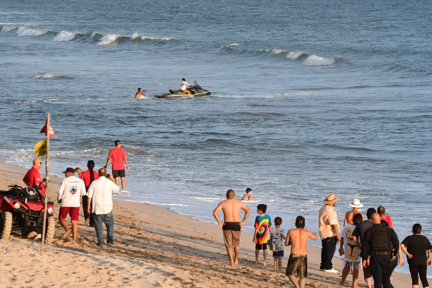 $!Desaparece menor originario de Puebla en playas de Mazatlán