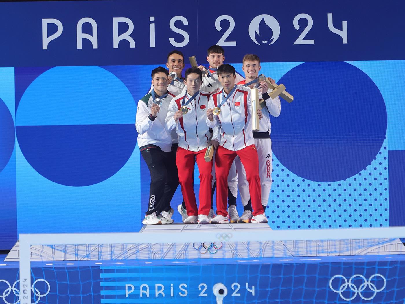 $!¡Plata para México! Osmar Olvera y Juan Celaya se cuelgan la medalla en clavados, en París 2024