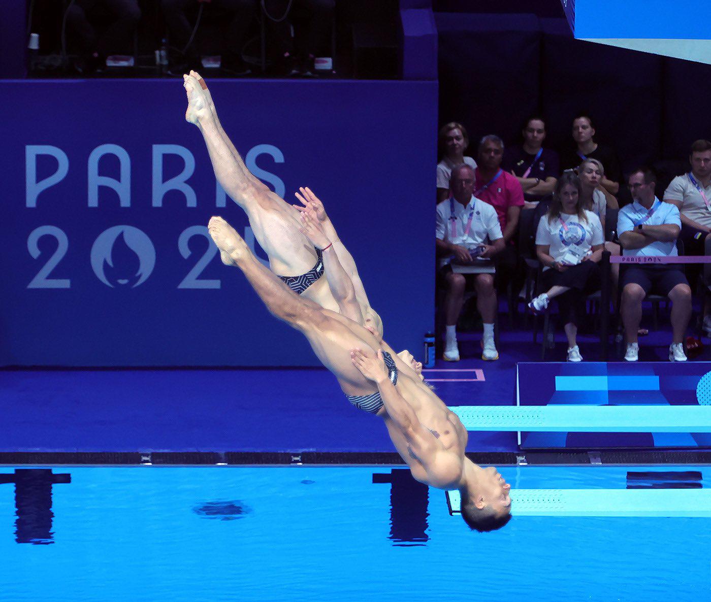 $!¡Plata para México! Osmar Olvera y Juan Celaya se cuelgan la medalla en clavados, en París 2024