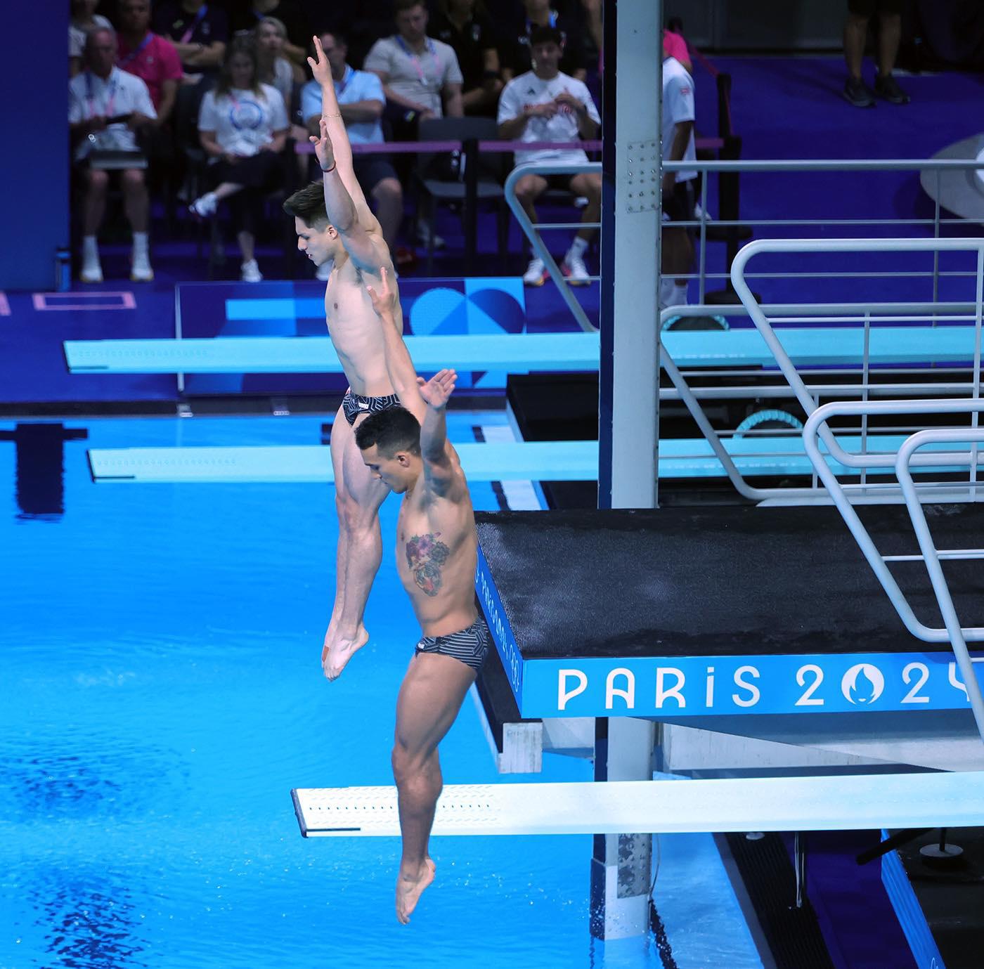 $!¡Plata para México! Osmar Olvera y Juan Celaya se cuelgan la medalla en clavados, en París 2024