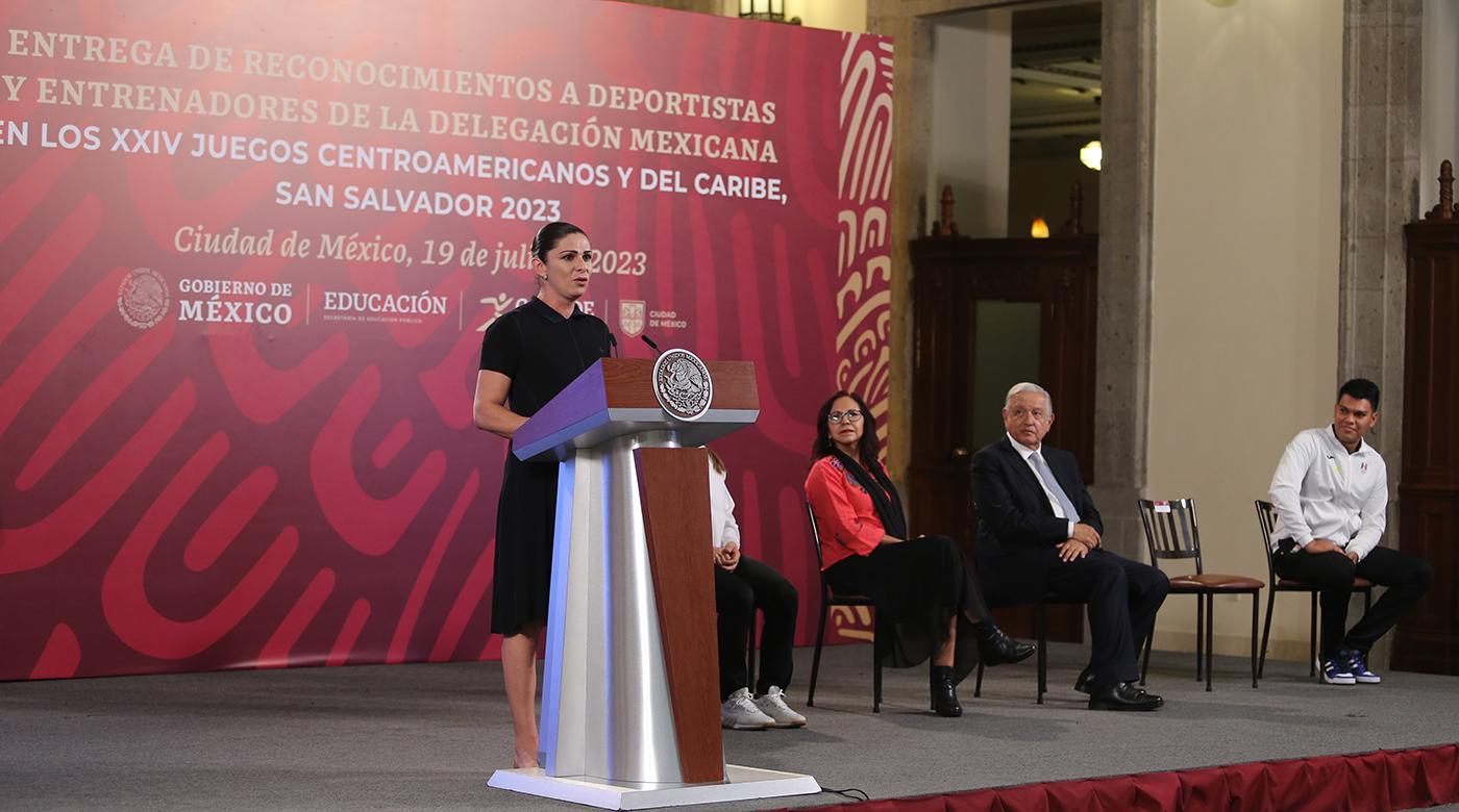 $!Entregan estímulos a atletas y entrenadores de Centroamericanos