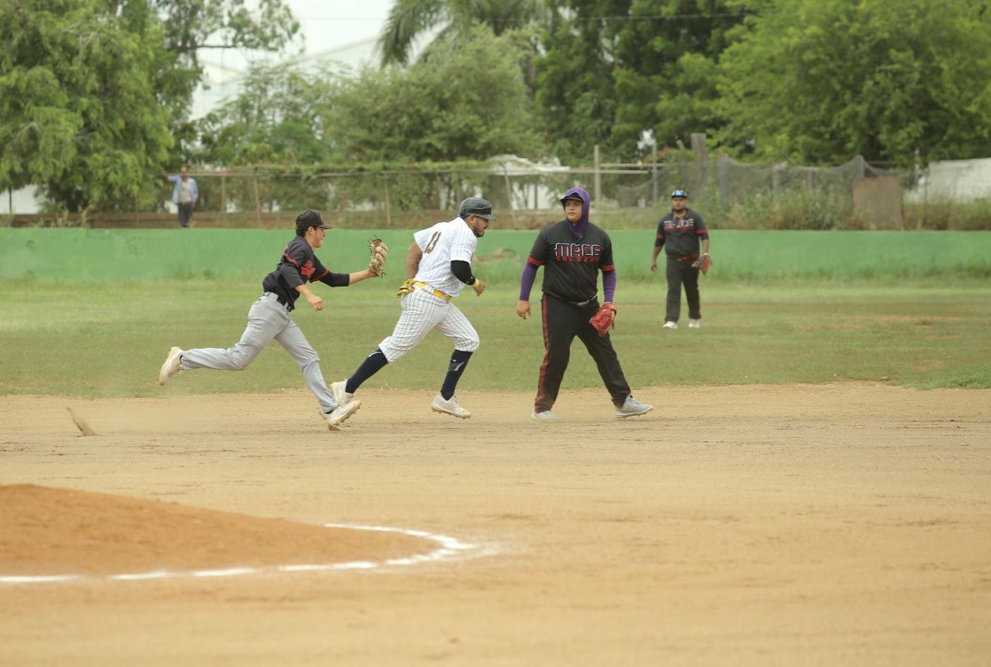 $!Alijadores de Chito Cano recaptura la corona de la Liga de Beisbol CB del Club Polluelos