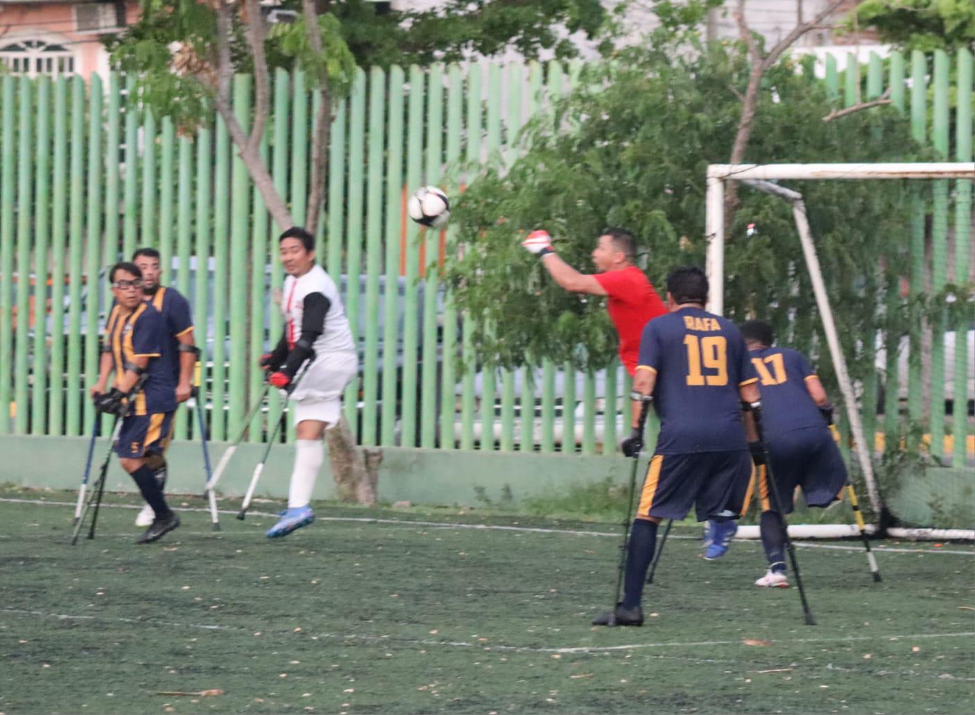 $!Golea Zorros de Sinaloa en su regreso a la Liga de Futbol para Amputados