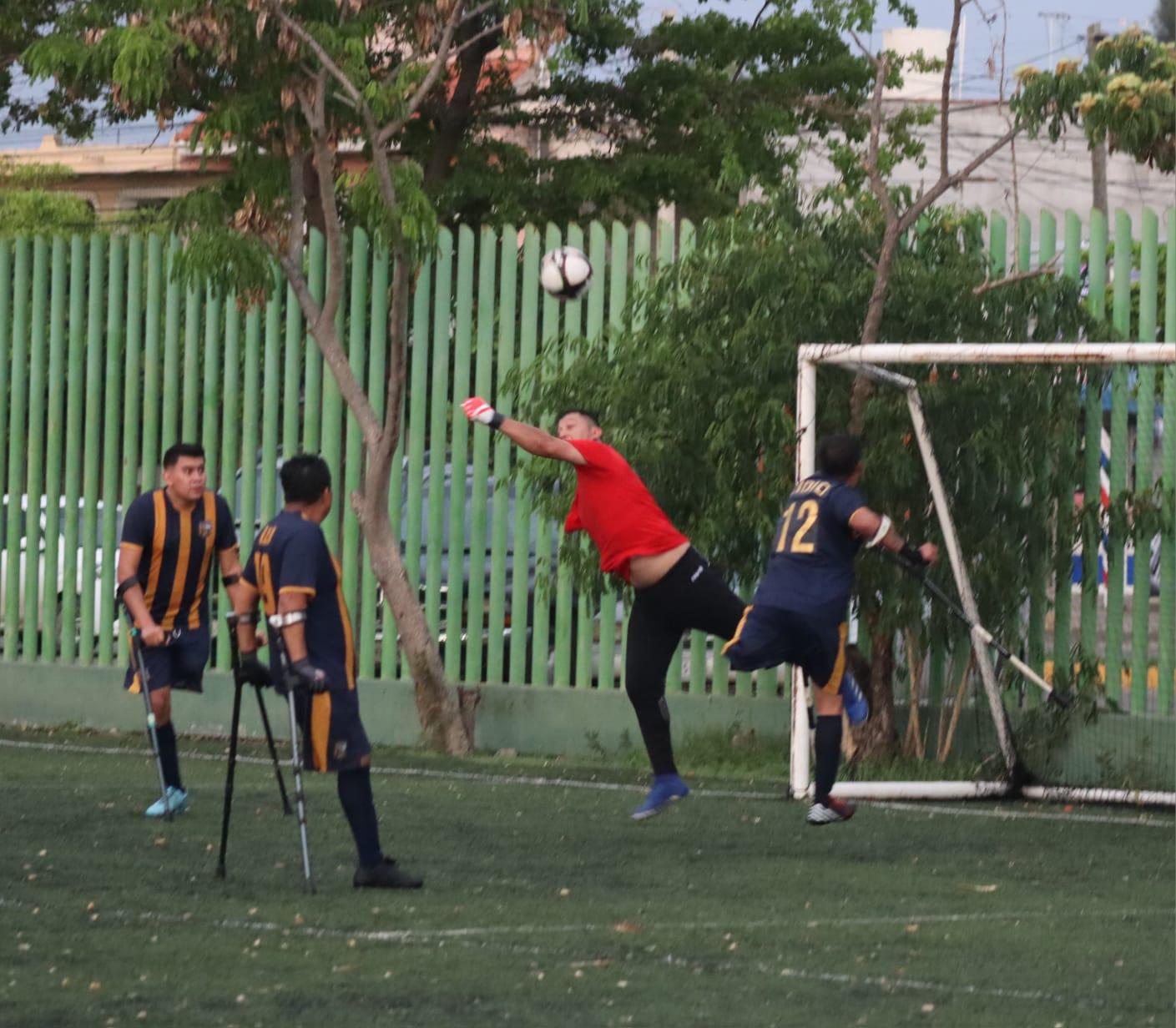 $!Golea Zorros de Sinaloa en su regreso a la Liga de Futbol para Amputados