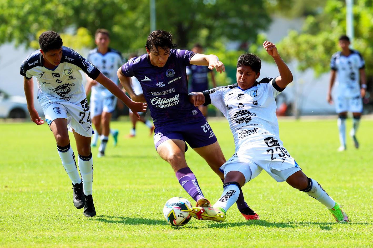 $!La Armería de Mazatlán FC suma puntos ante el Querétaro