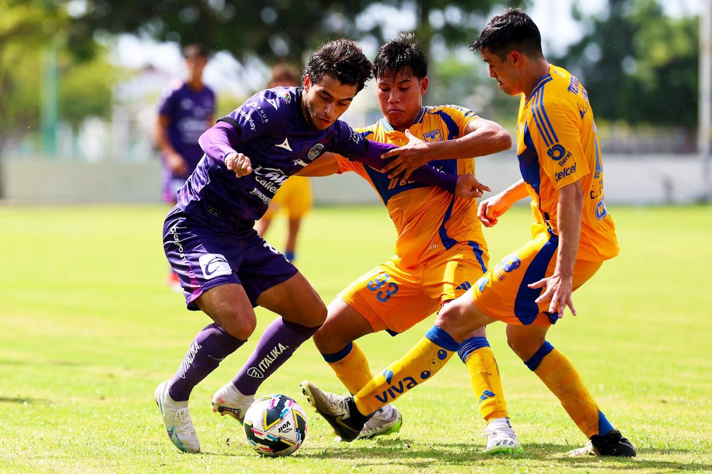 $!La Armería Sub 19 suma un punto ante Tigres de la UANL