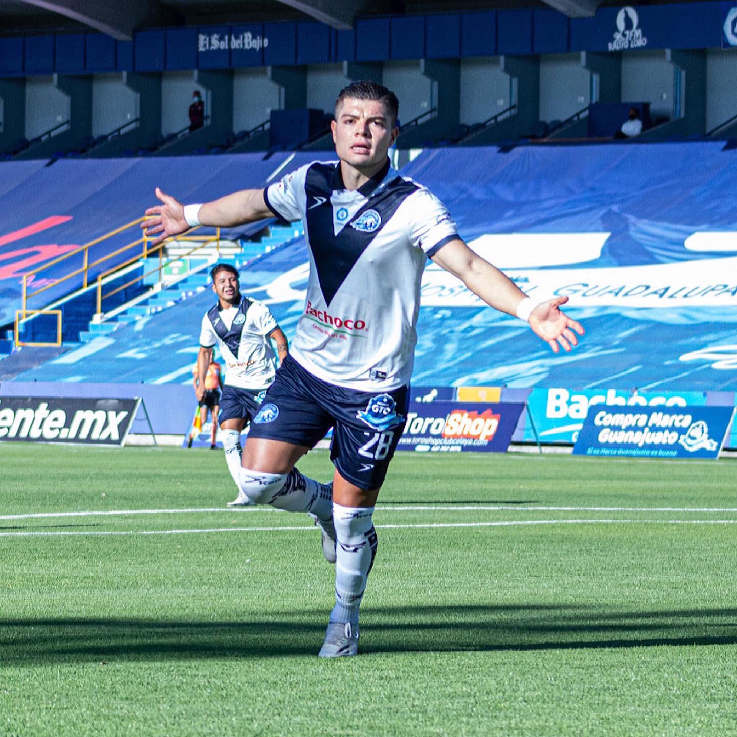 $!Dorados saca el empate en su visita a Toros del Celaya