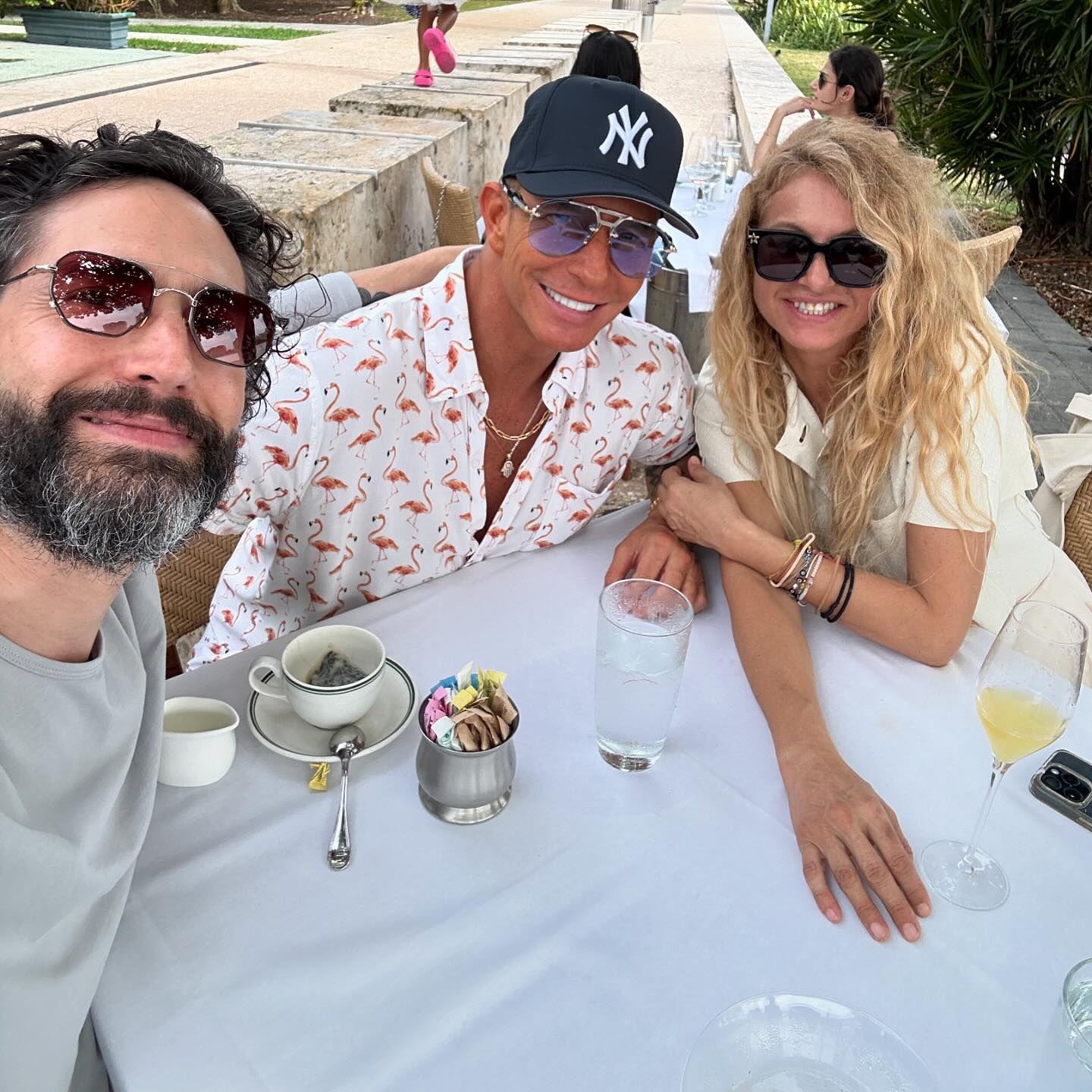 $!Benny Ibarra y Erik visitan a Paulina Rubio en Miami.