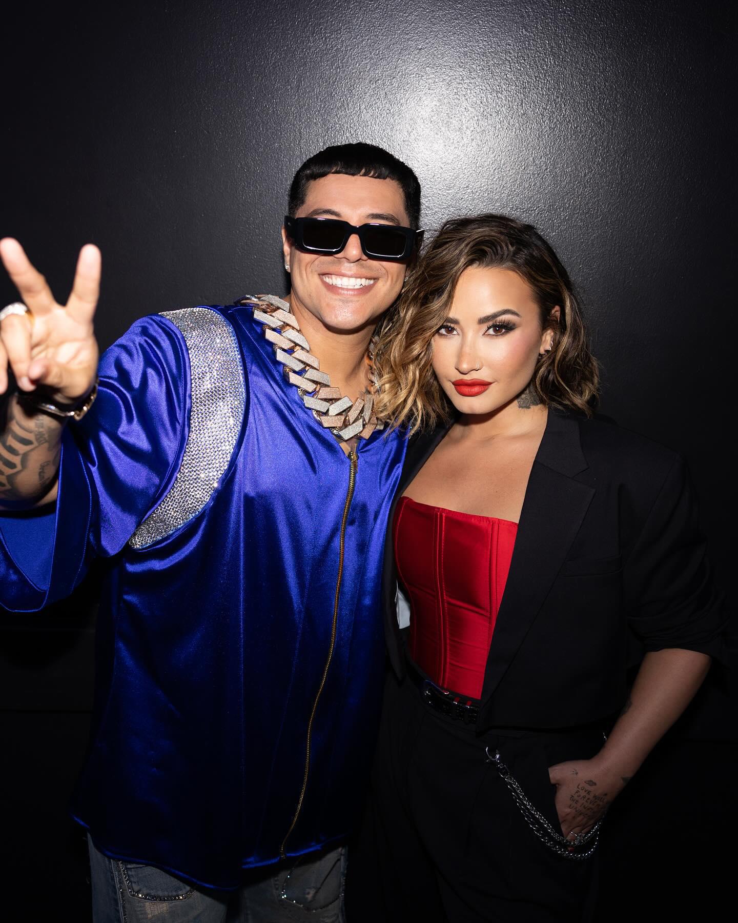 $!Eduin Caz y Demi Lovato.