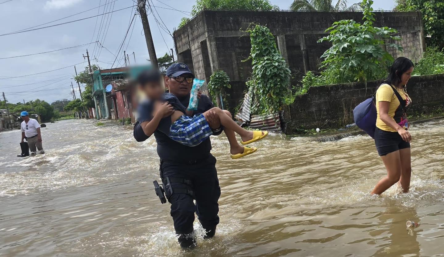 $!Desbordamiento de ríos en Veracruz deja zonas afectadas