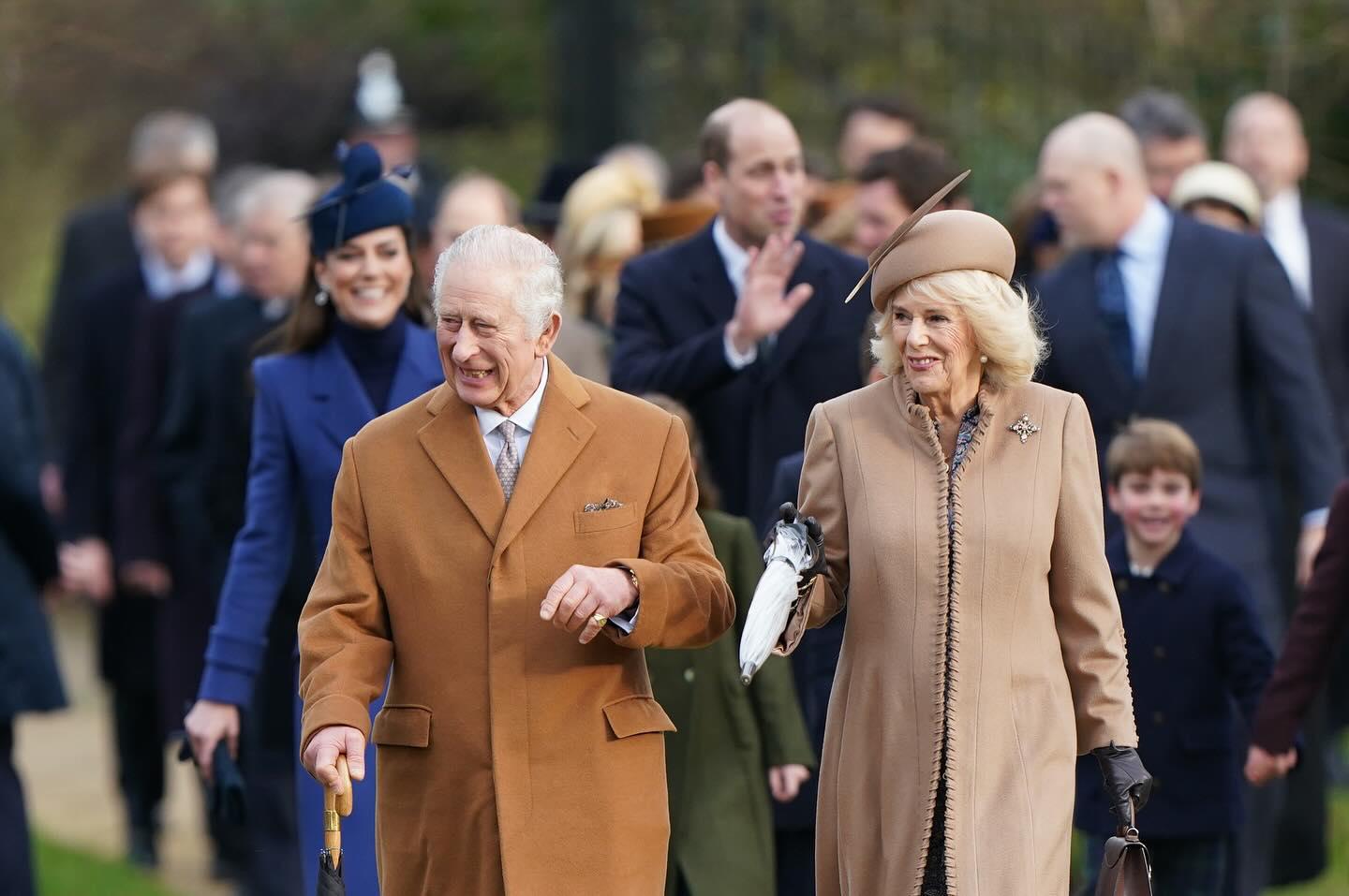 $!El Rey Carlos y la reina Camila en Sandringham, Norfolk.