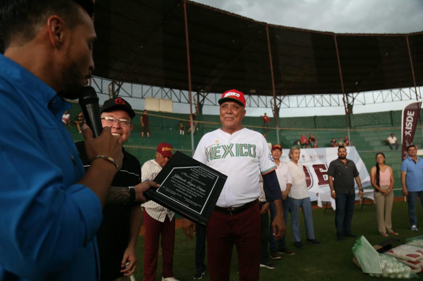 $!Firman convenio e inauguran Estatal de Beisbol 60 y Mayores