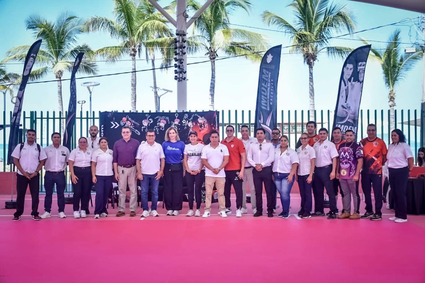 $!Entregan rehabilitación de la velaria del Parque Martiniano Carvajal, en Mazatlán