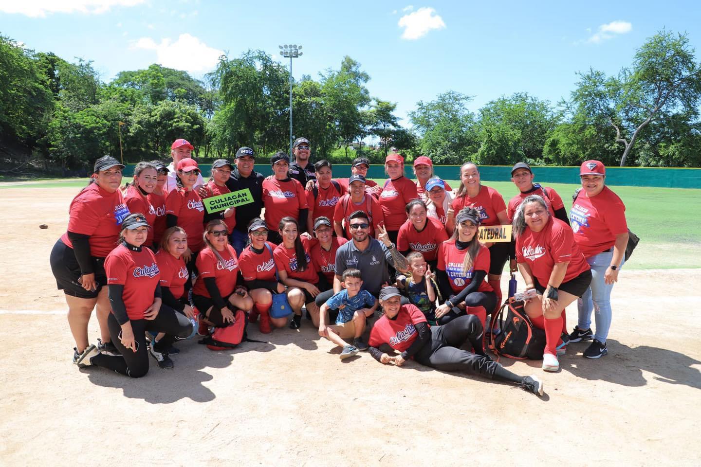 $!Inauguran Estatal de Softbol Femenil Máster y Supermáster en honor a ‘Choco’ Zazueta