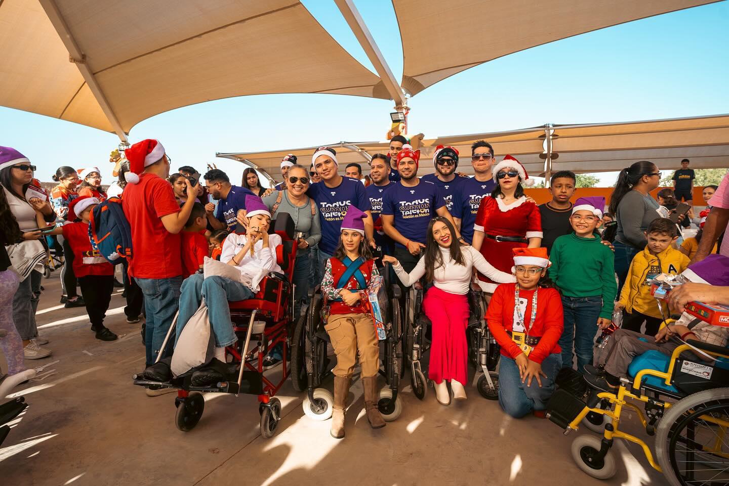 $!Durante su visita convivieron con pacientes y padres de familia.