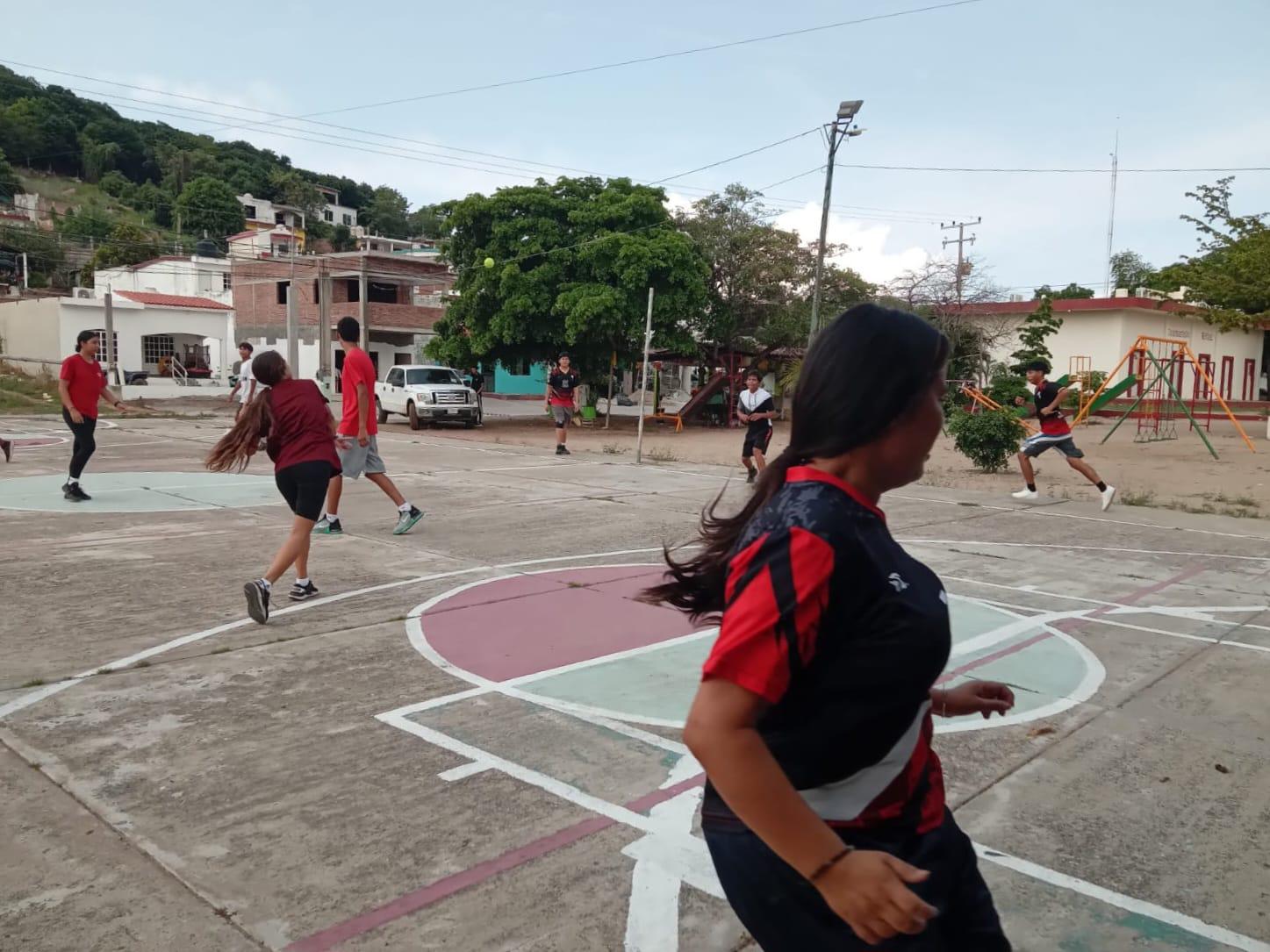 $!La llama de la Olimpiada Estudiantil llegó a la Isla de la Piedra