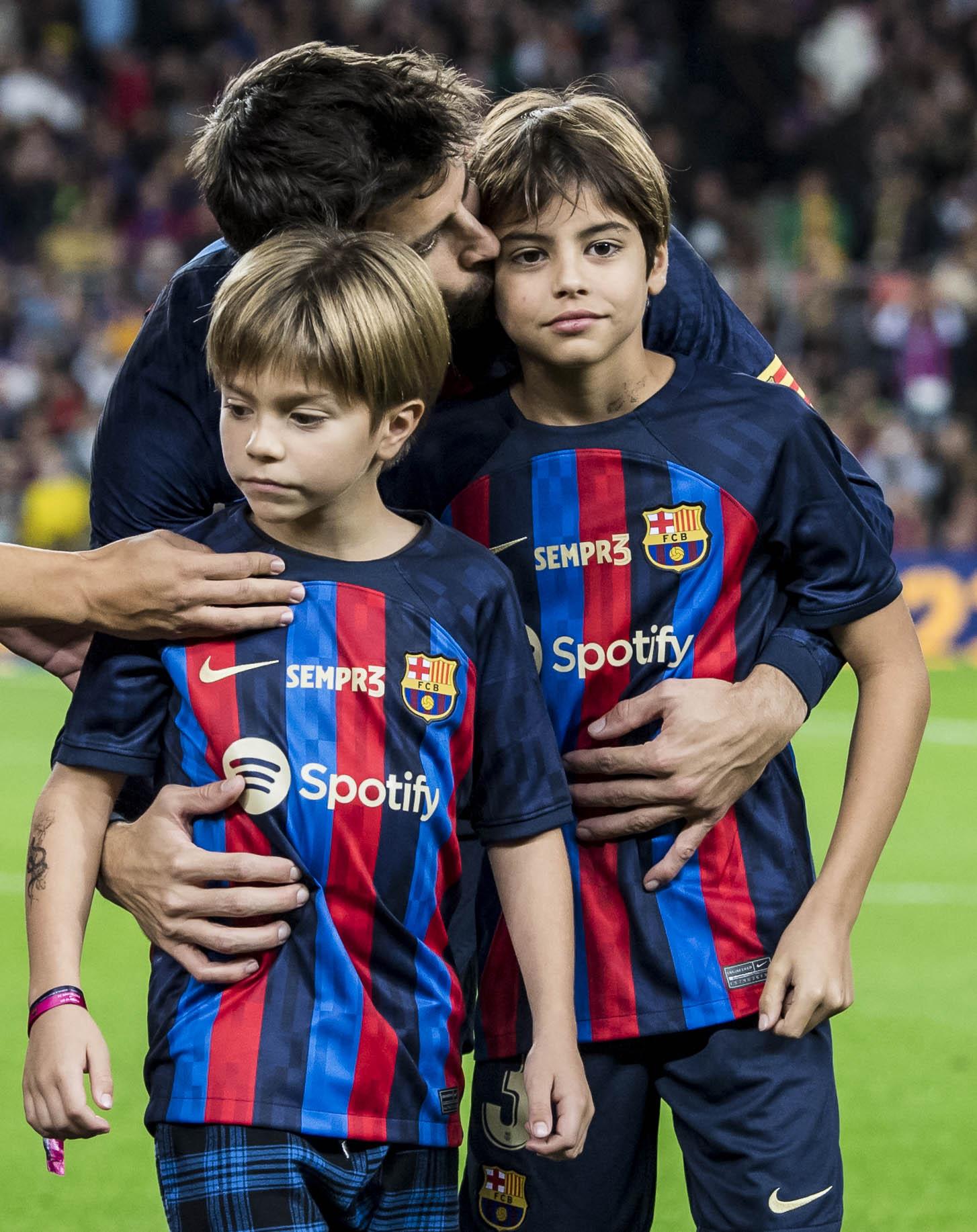 $!Rinden homenaje a Piqué en su último partido en el Camp Nou