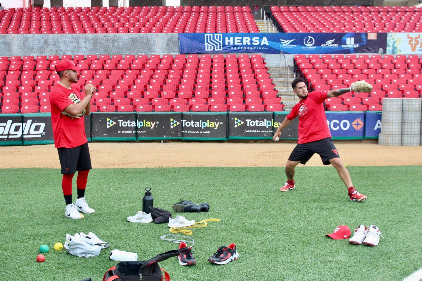 $!Víctor Morales y Érick Casillas fortalecen el bullpen de Venados de Mazatlán para la temporada 2024-2025