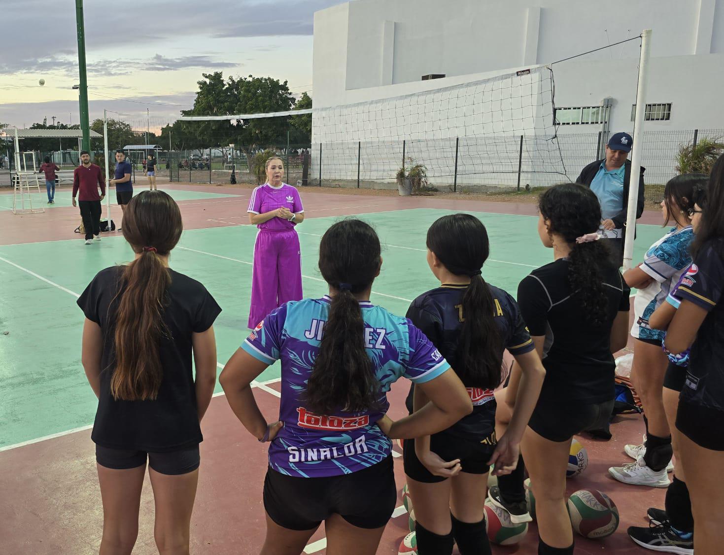 $!Voleibol mazatleco se especializa rumbo a Juegos Conade