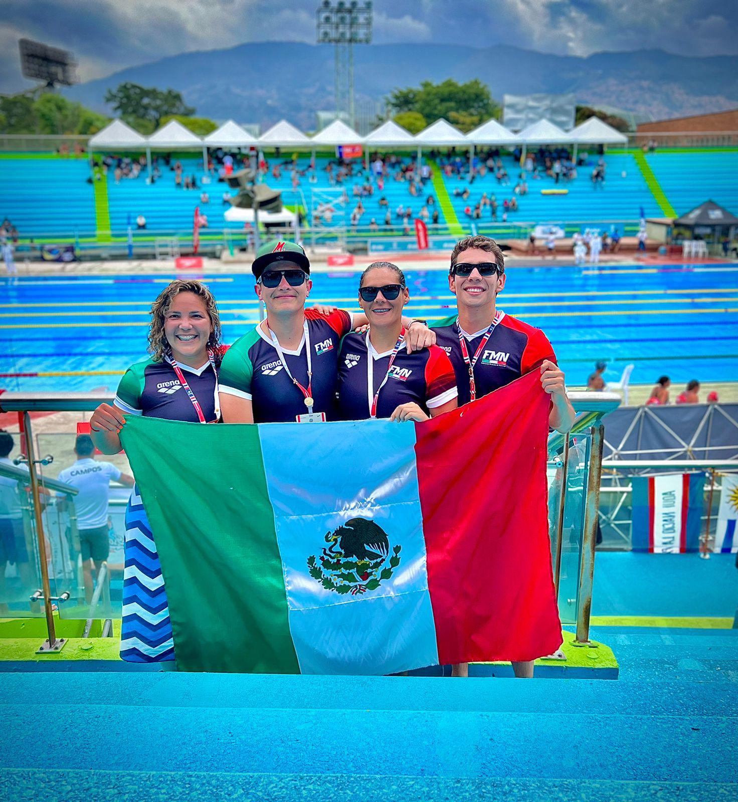 $!Mazatleca Ana Lucía Aguilar Tejeda logra plata y bronce en Máster de Natación de Colombia