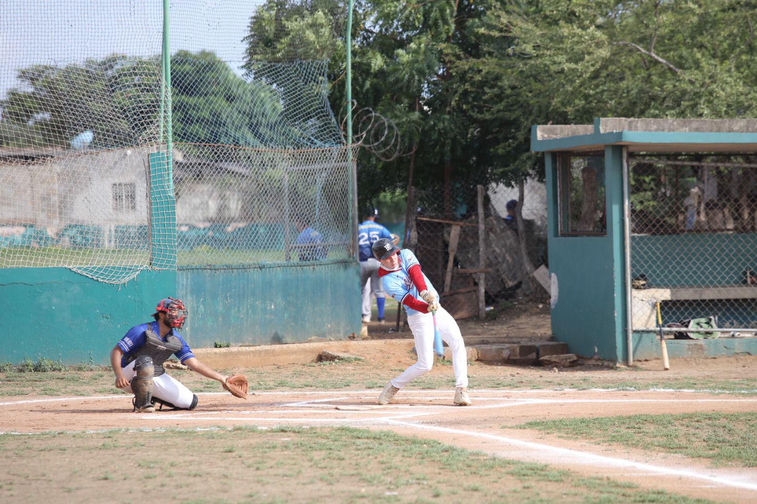 $!Empiezan series semifinales de Liga de Meseros al Bat