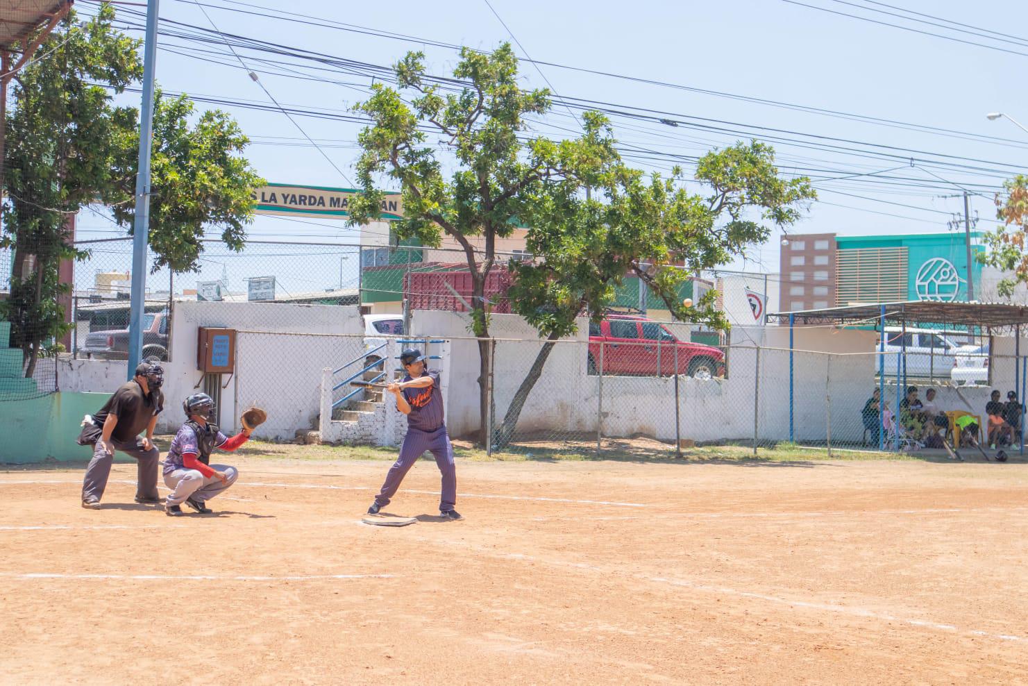 $!Debut exitoso de Esfuerzo Ciudadano en Liga de 35 años, en Muralla