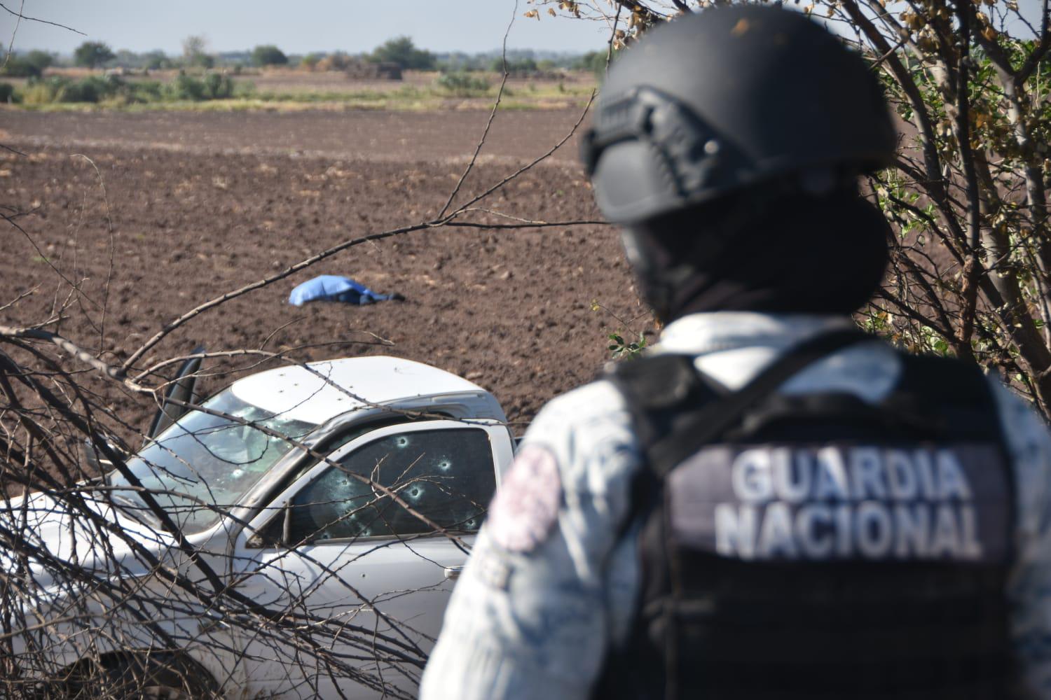 $!Matan a balazos a 2 hombres y una mujer cerca de San Blas, en Navolato