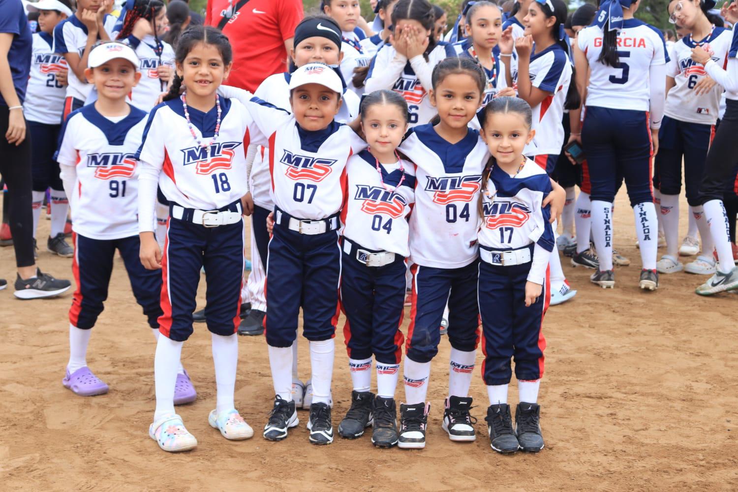 $!¡Es turno para las nuevas estrellas del softbol femenil en Sinaloa!